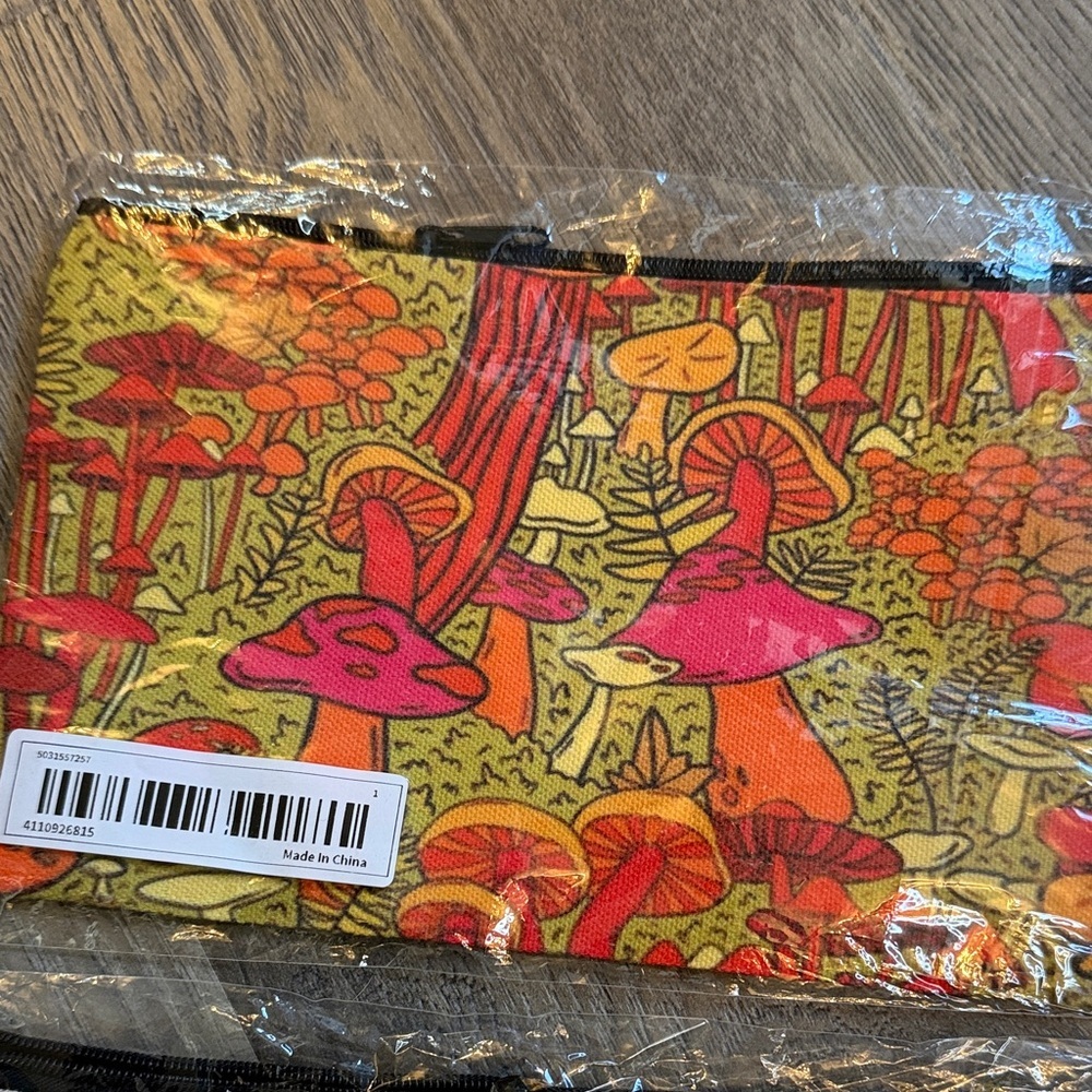 Set of 2 Floral and Mushroom Patterned Pouches - Picture 3 of 7